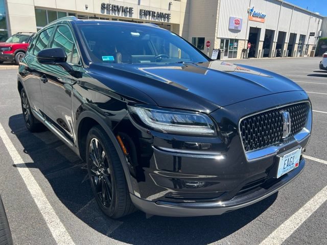 Used 2023 Lincoln Nautilus Reserve w/ Monochromatic Package AWD/4WD image 3