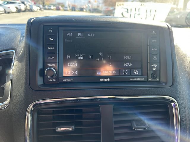 Used 2019 Dodge Grand Caravan SE w/ UConnect Hands-Free Group image 21