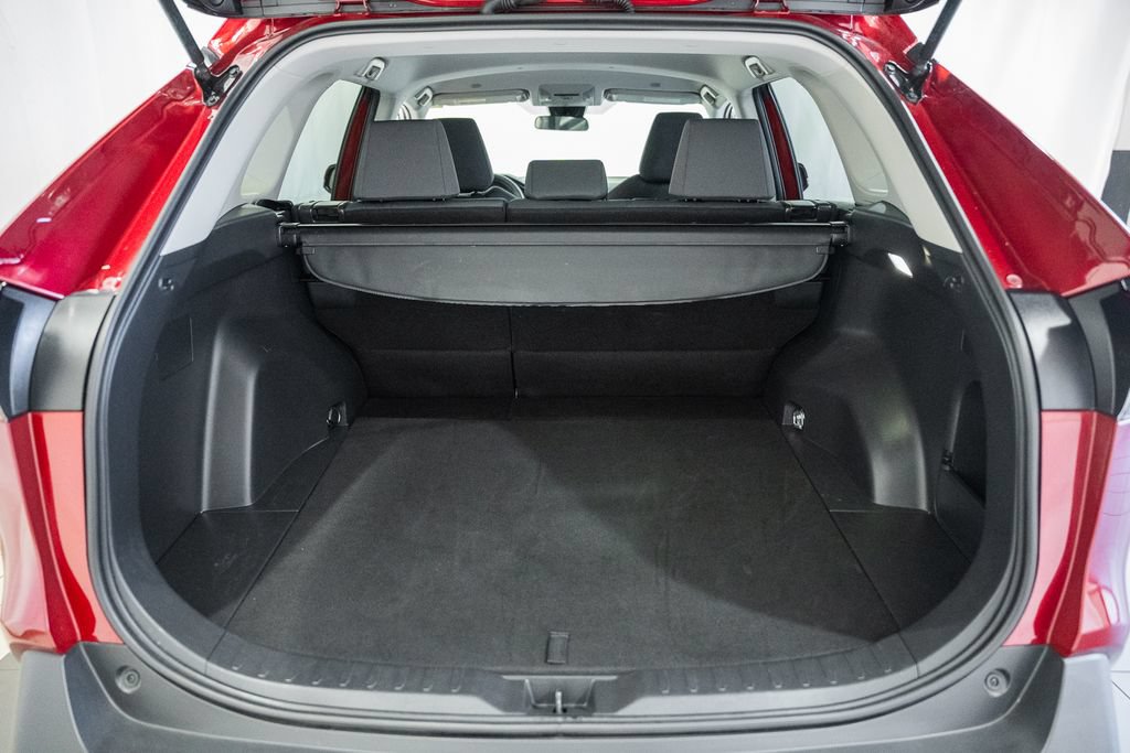 Used 2025 Toyota RAV4 XLE AWD/4WD image 9