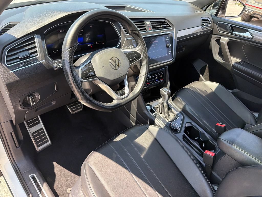 Certified 2023 Volkswagen Tiguan SE R-Line AWD/4WD image 8