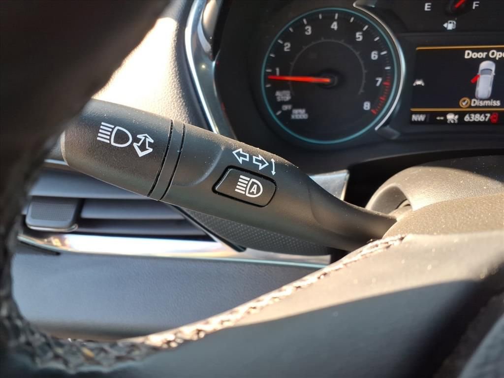 Used 2023 Chevrolet Traverse RS image 18