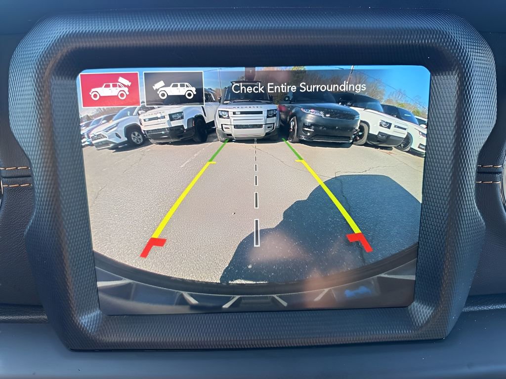 Used 2022 Jeep Wrangler Unlimited Sahara image 19