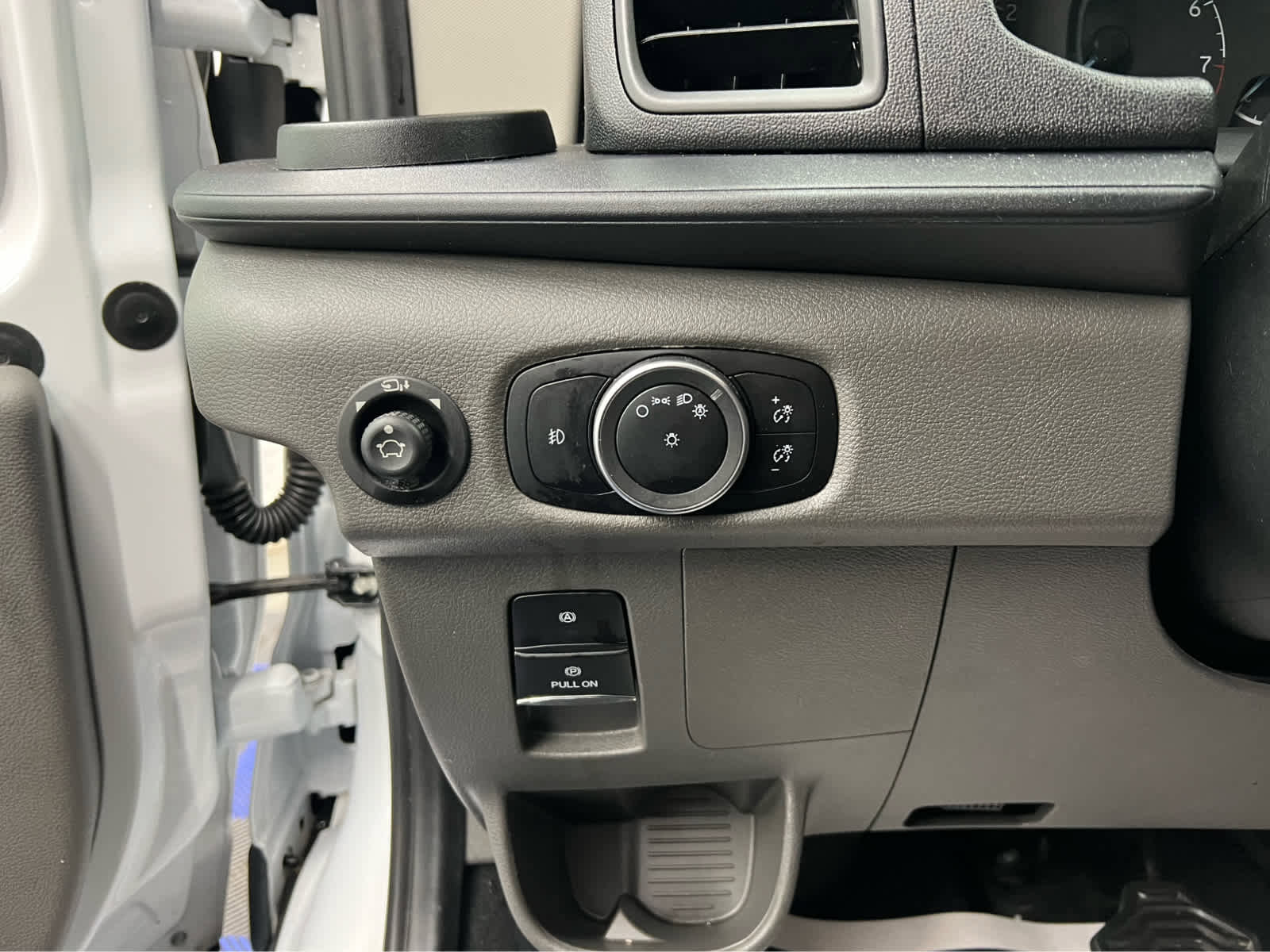 Used 2023 Ford Transit 350 XLT image 17