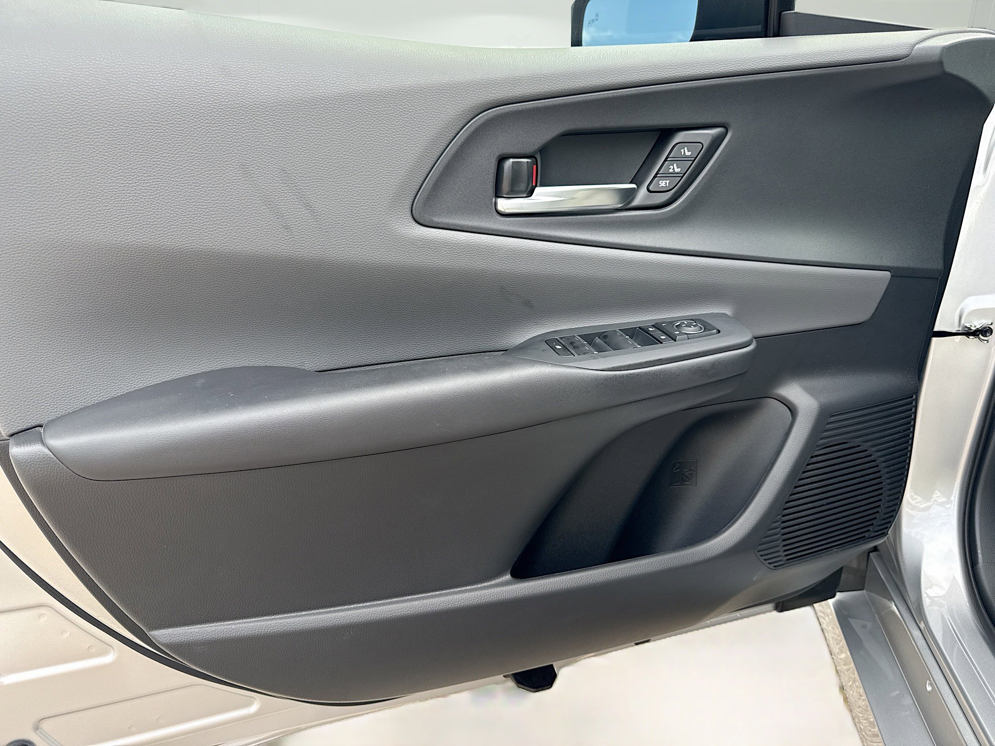 Used 2024 Toyota Prius Limited FWD image 21