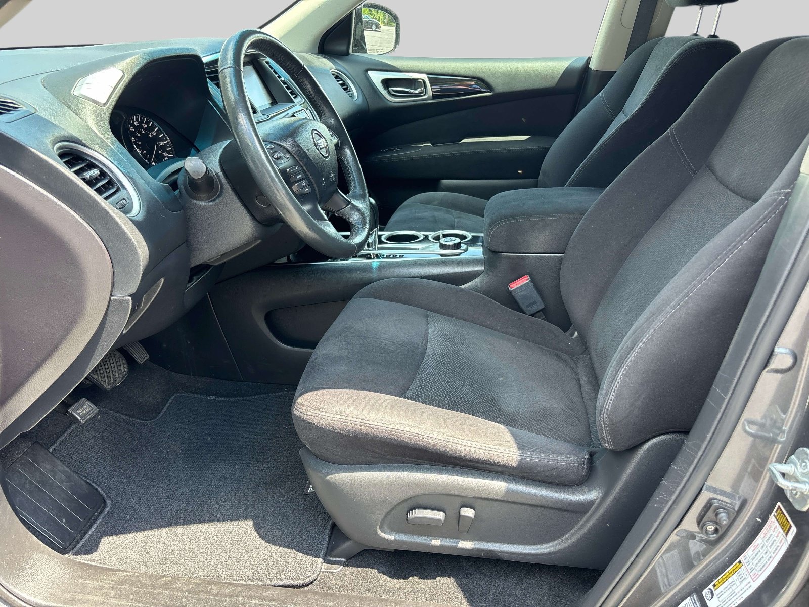 Used 2015 Nissan Pathfinder SV FWD image 5