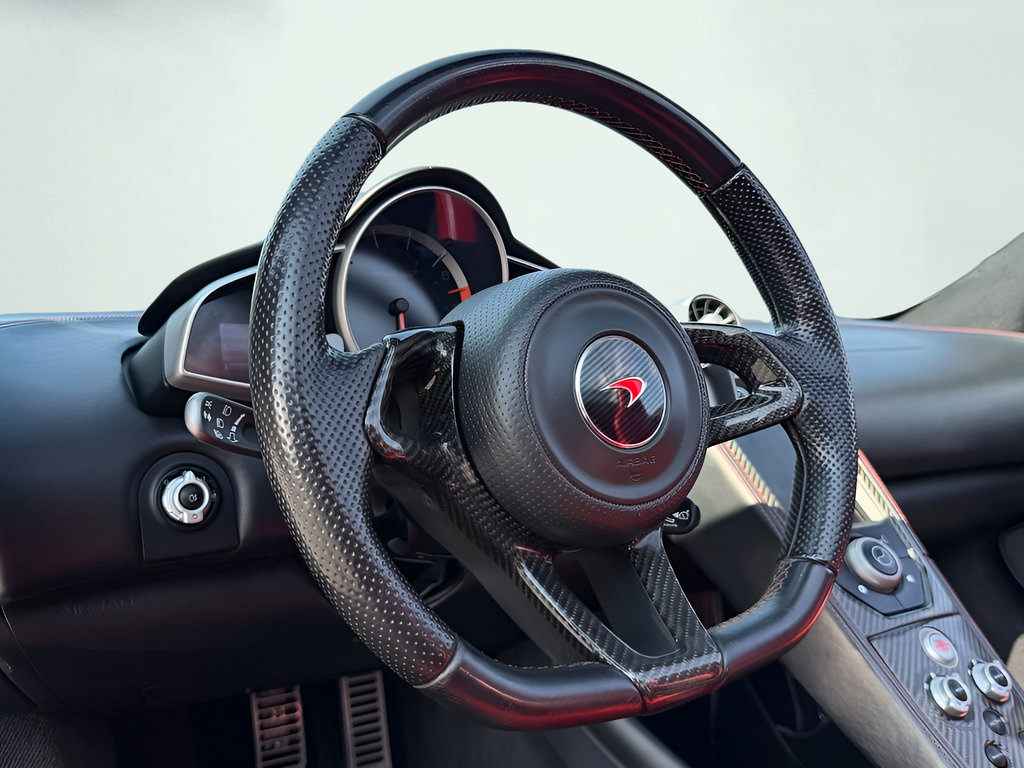 Used 2015 McLaren 650S Spider RWD image 50