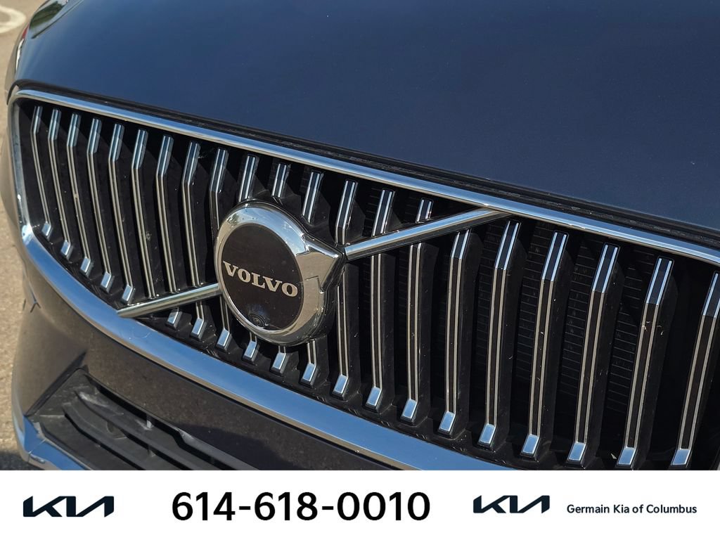 Used 2023 Volvo XC60 B5 Plus AWD/4WD image 13
