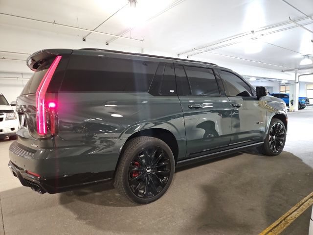 Certified 2026 Cadillac Escalade ESV V AWD/4WD image 5