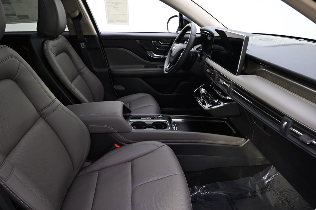 New 2026 Lincoln Corsair Reserve w/ Jet Appearance Package image 16
