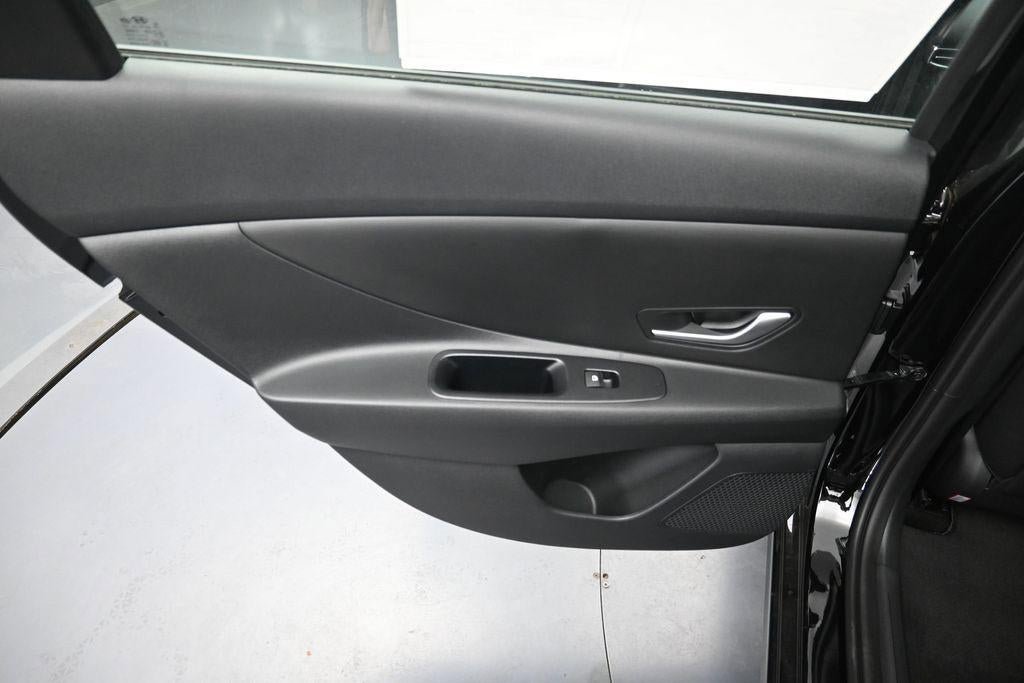 New 2026 Hyundai Elantra SE FWD image 26
