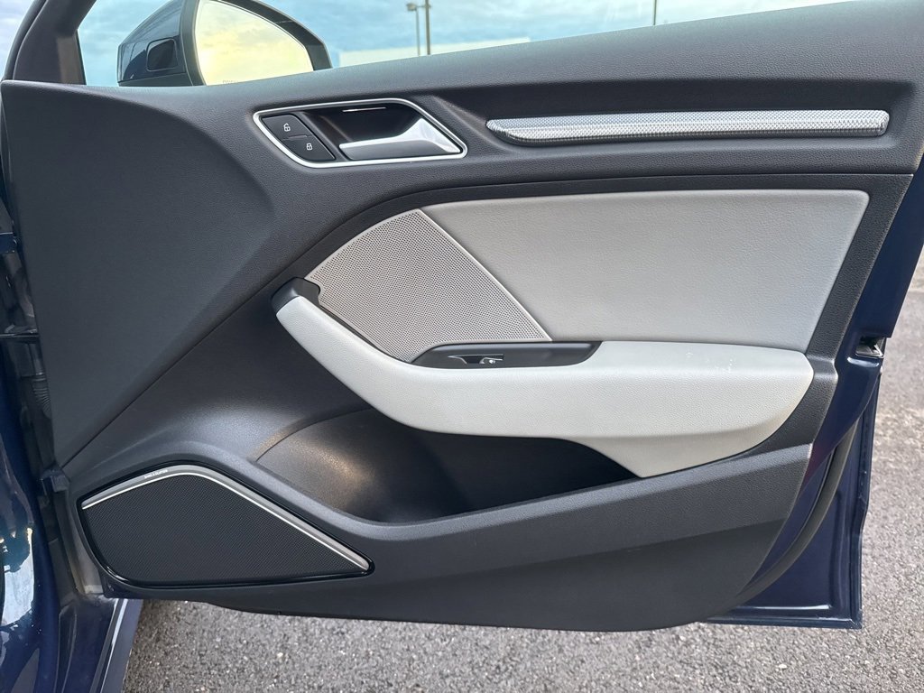 Used 2017 Audi A3 e-tron Prestige image 27