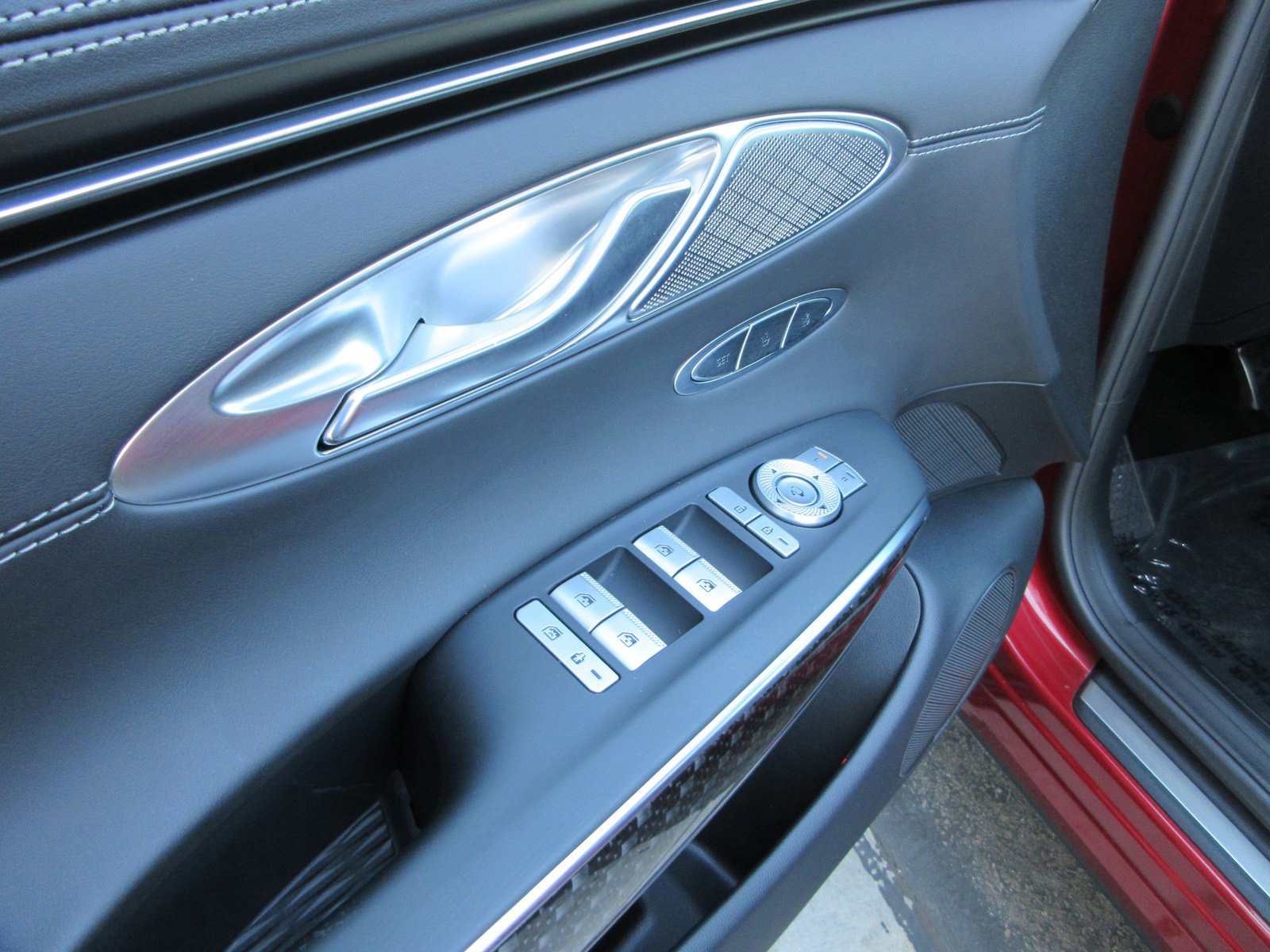 Used 2023 Genesis GV70 3.5T Sport w/ Sport Prestige Package image 32