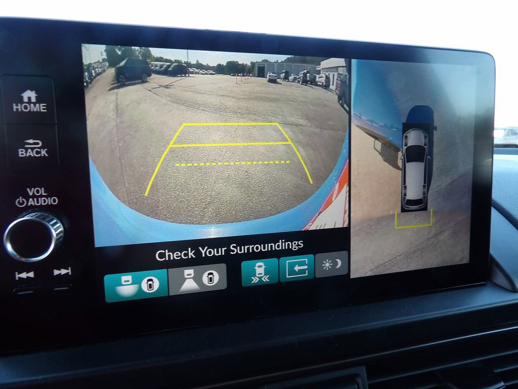 Used 2025 Honda Pilot TrailSport image 27
