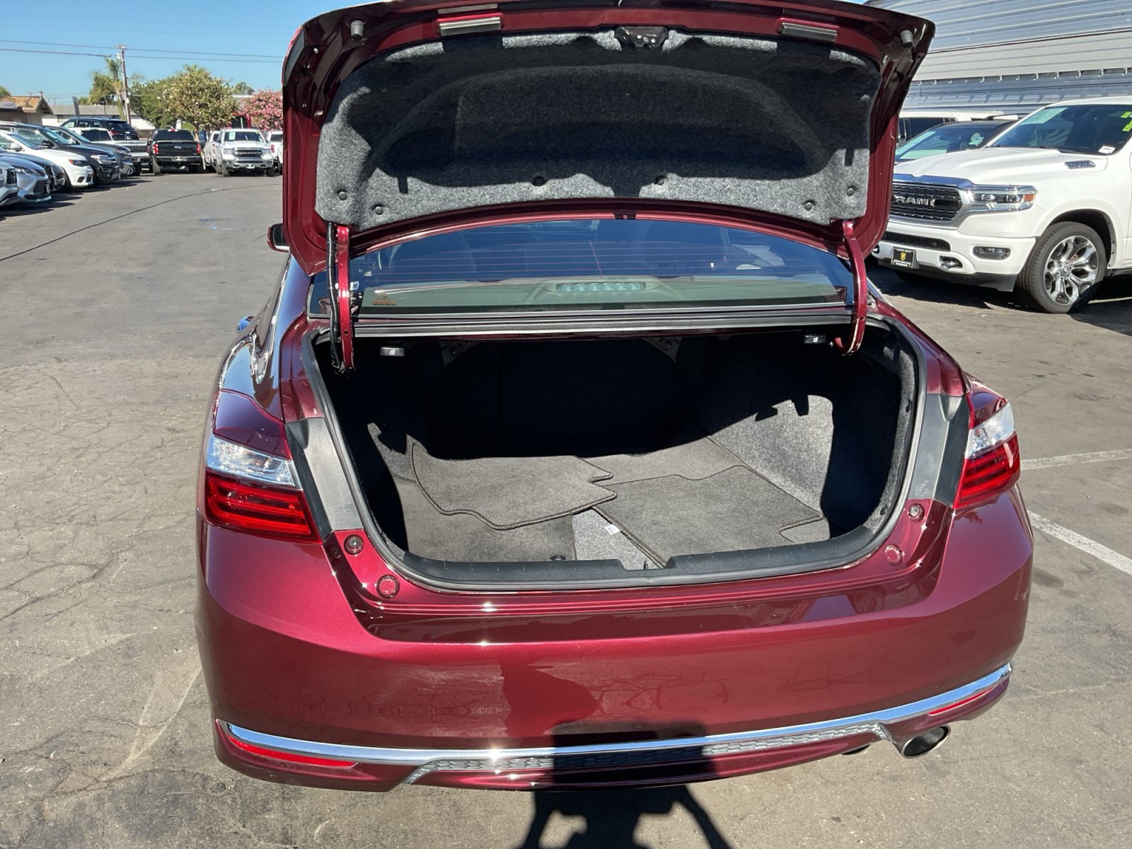 Used 2016 Honda Accord EX-L image 25