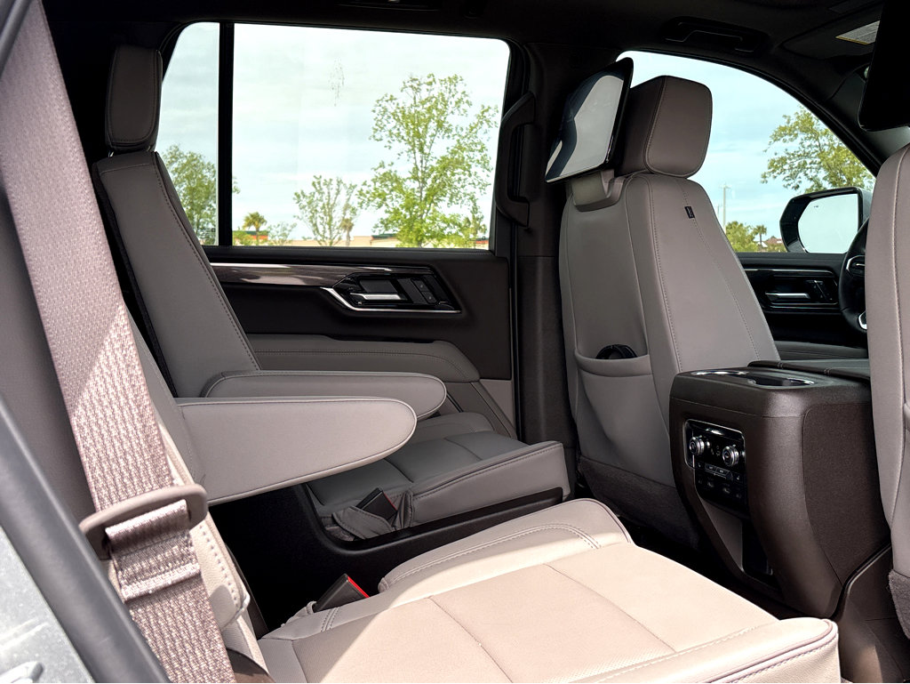Used 2026 GMC Yukon Elevation w/ Elevation Premium Package image 8