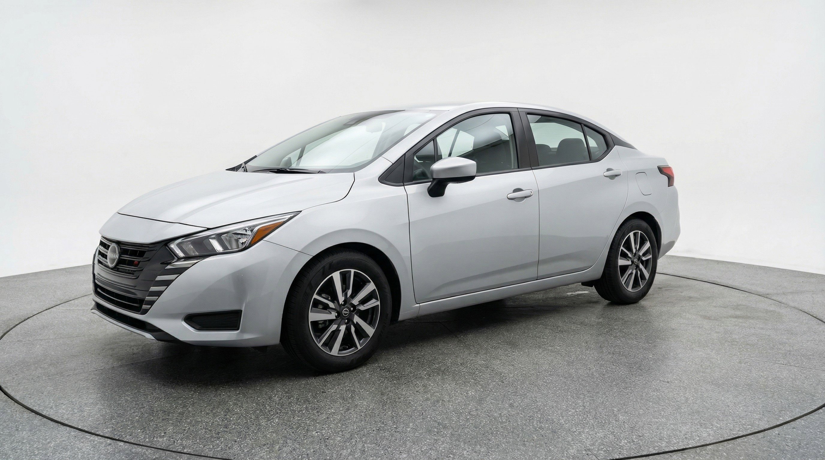 Used 2025 Nissan Versa SV FWD image 3