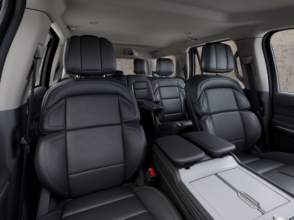 New 2027 Lincoln Navigator Premiere AWD/4WD image 10