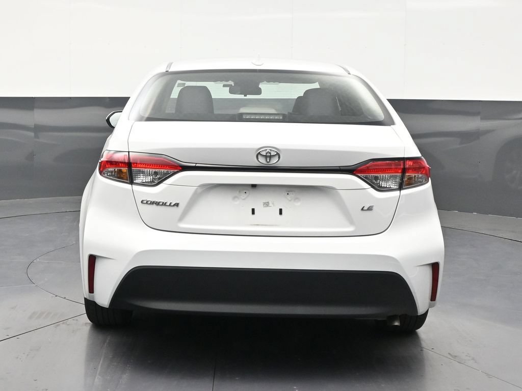 Used 2025 Toyota Corolla LE FWD image 4