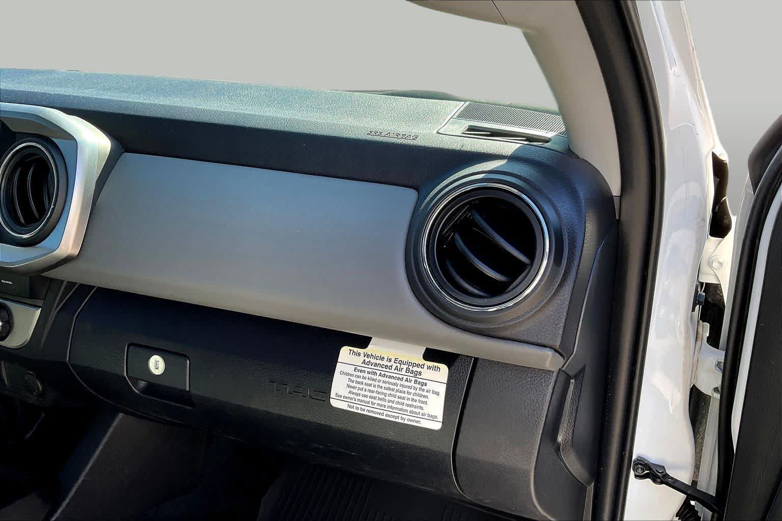 Used 2023 Toyota Tacoma SR5 RWD image 18
