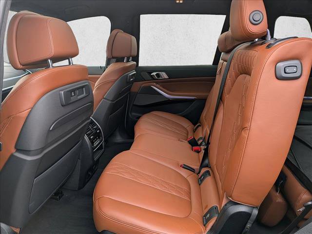 Used 2022 BMW X7 M50i image 19