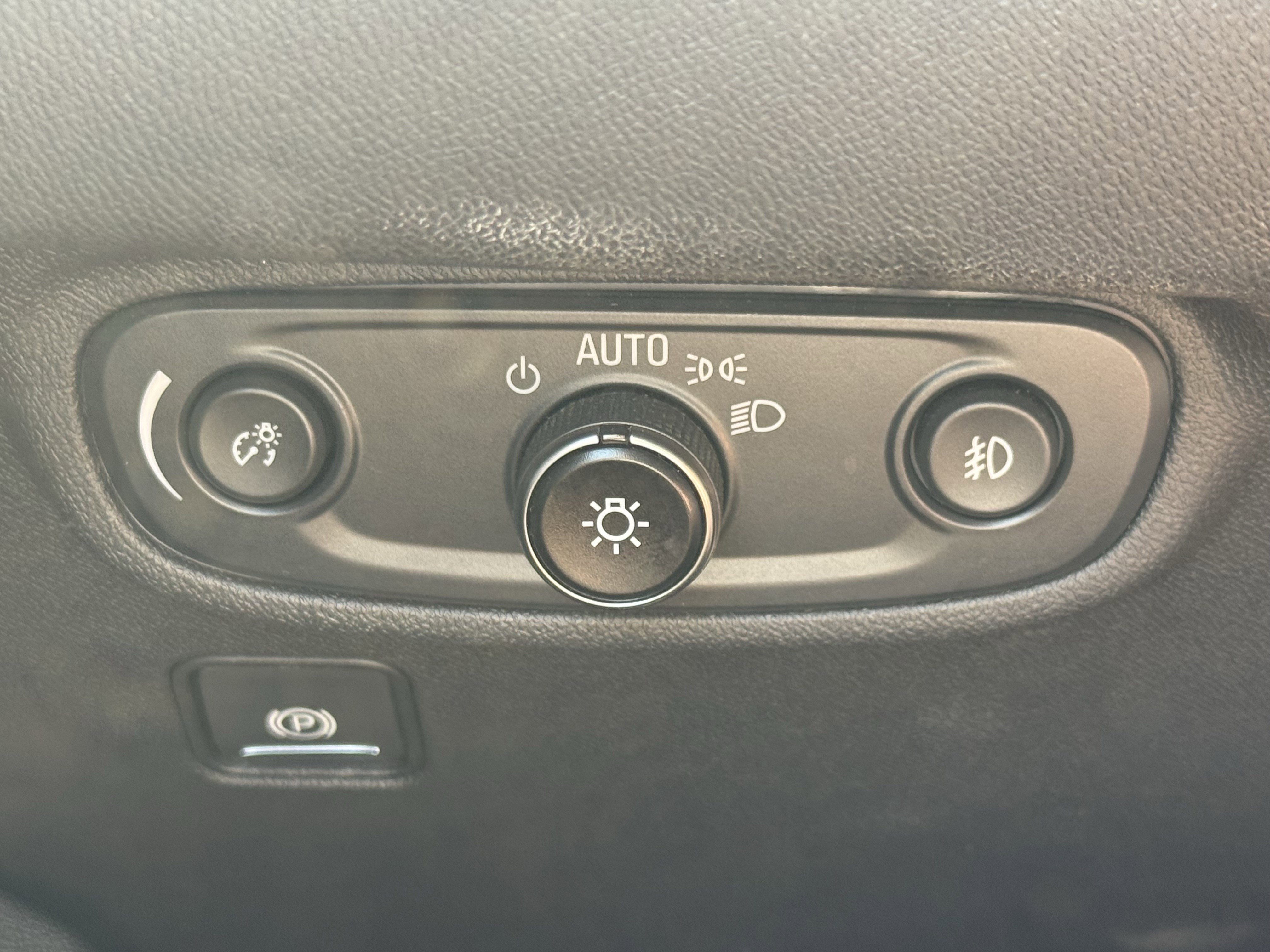 Used 2023 GMC Terrain SLT image 14