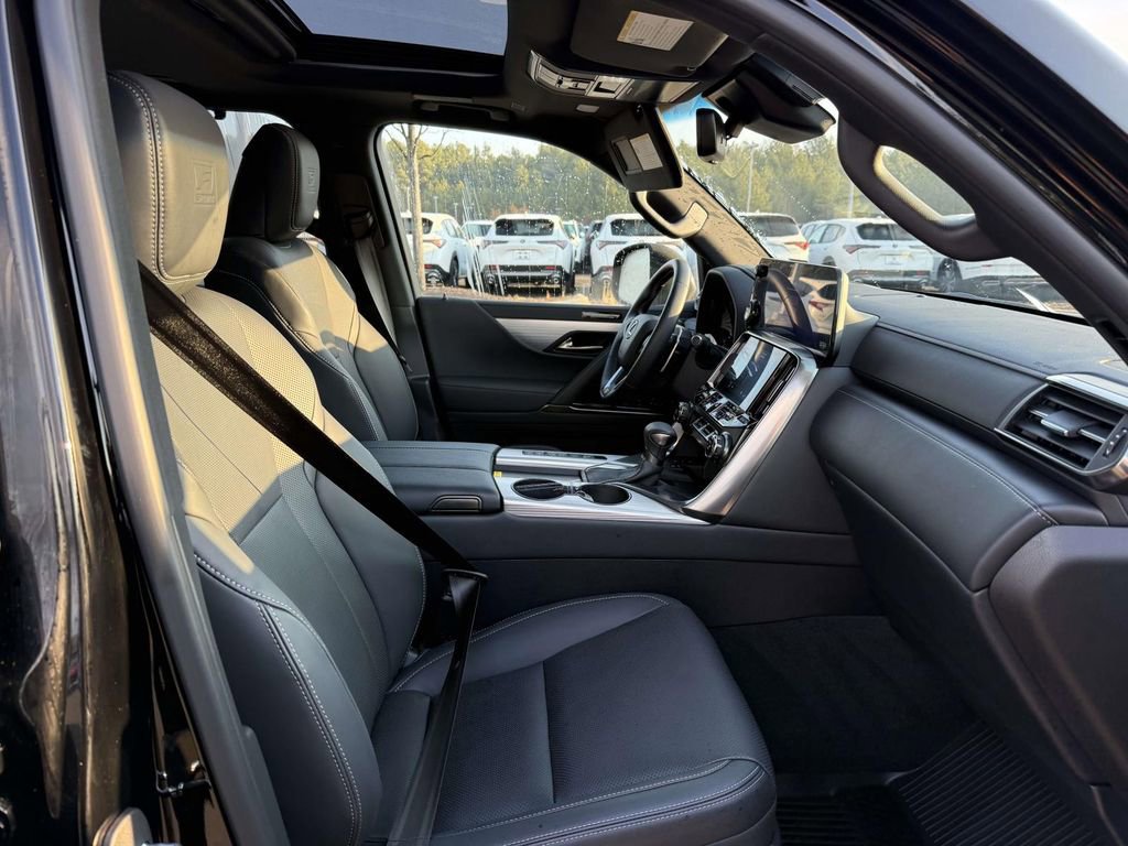 Used 2024 Lexus LX 600 F Sport image 14