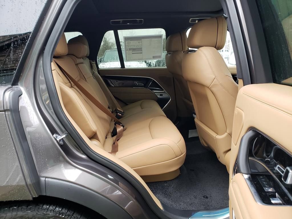 New 2025 Land Rover Range Rover SE image 12