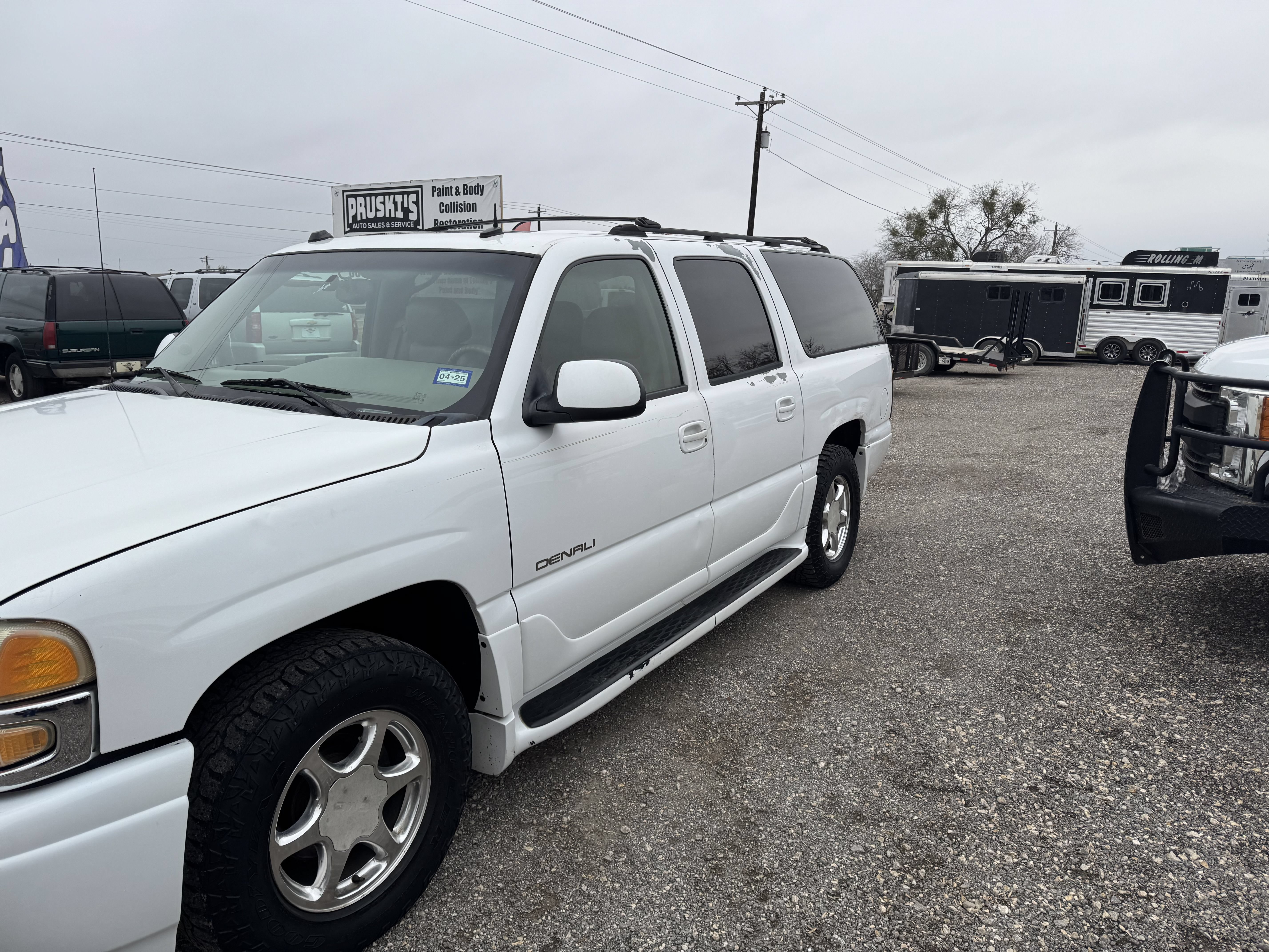 Used 2004 GMC Yukon XL Denali AWD/4WD image 1