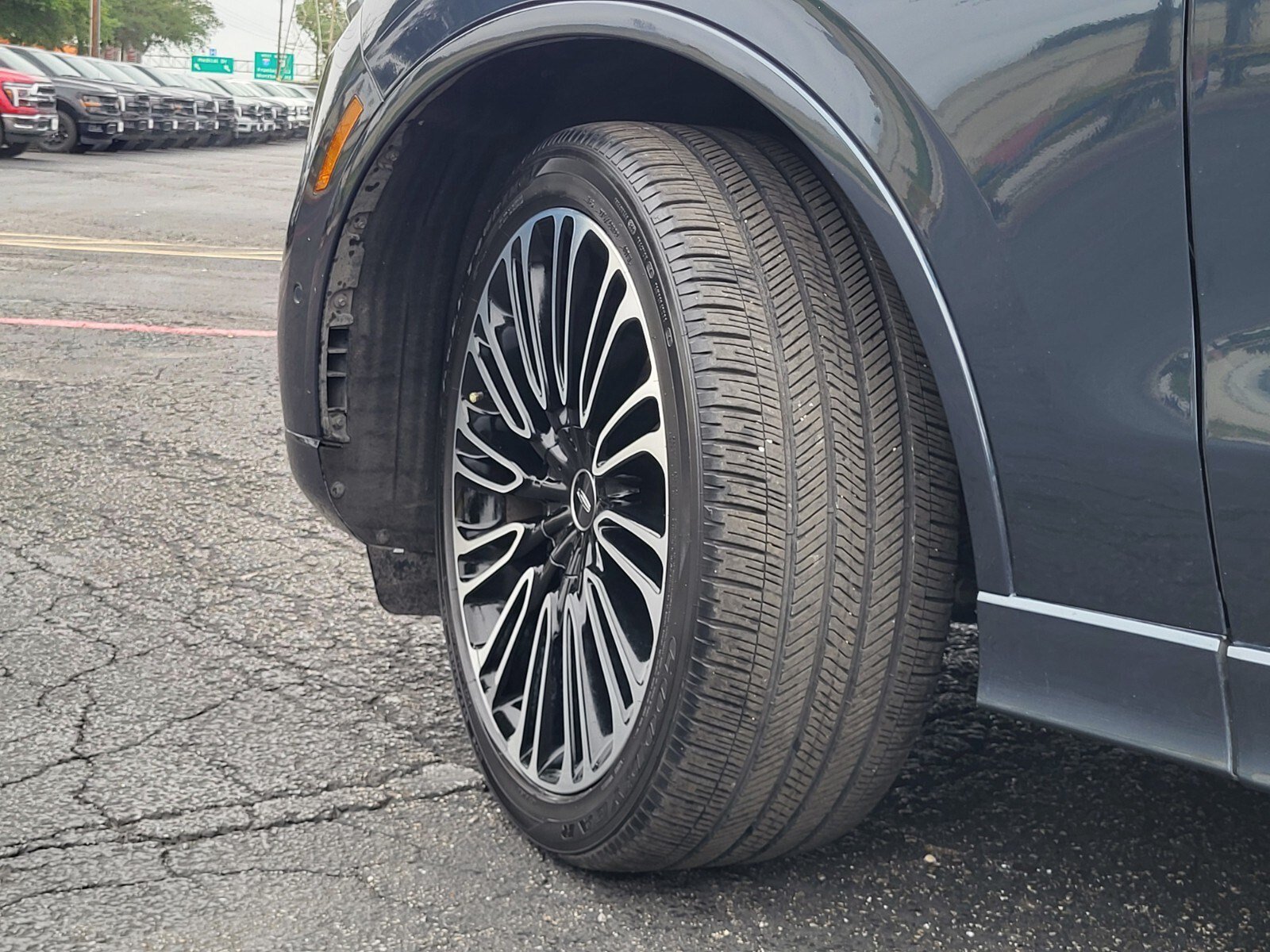 Used 2023 Lincoln Aviator Black Label w/ Class IV Trailer Tow Package AWD/4WD image 35