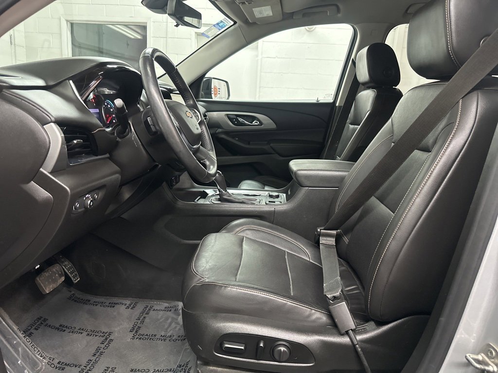 Used 2021 Chevrolet Traverse RS image 20