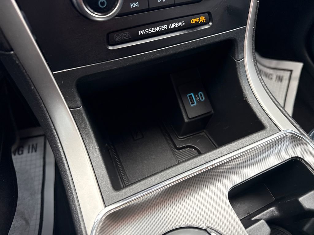 Used 2024 Ford Edge SEL w/ Sport Appearance Package image 37