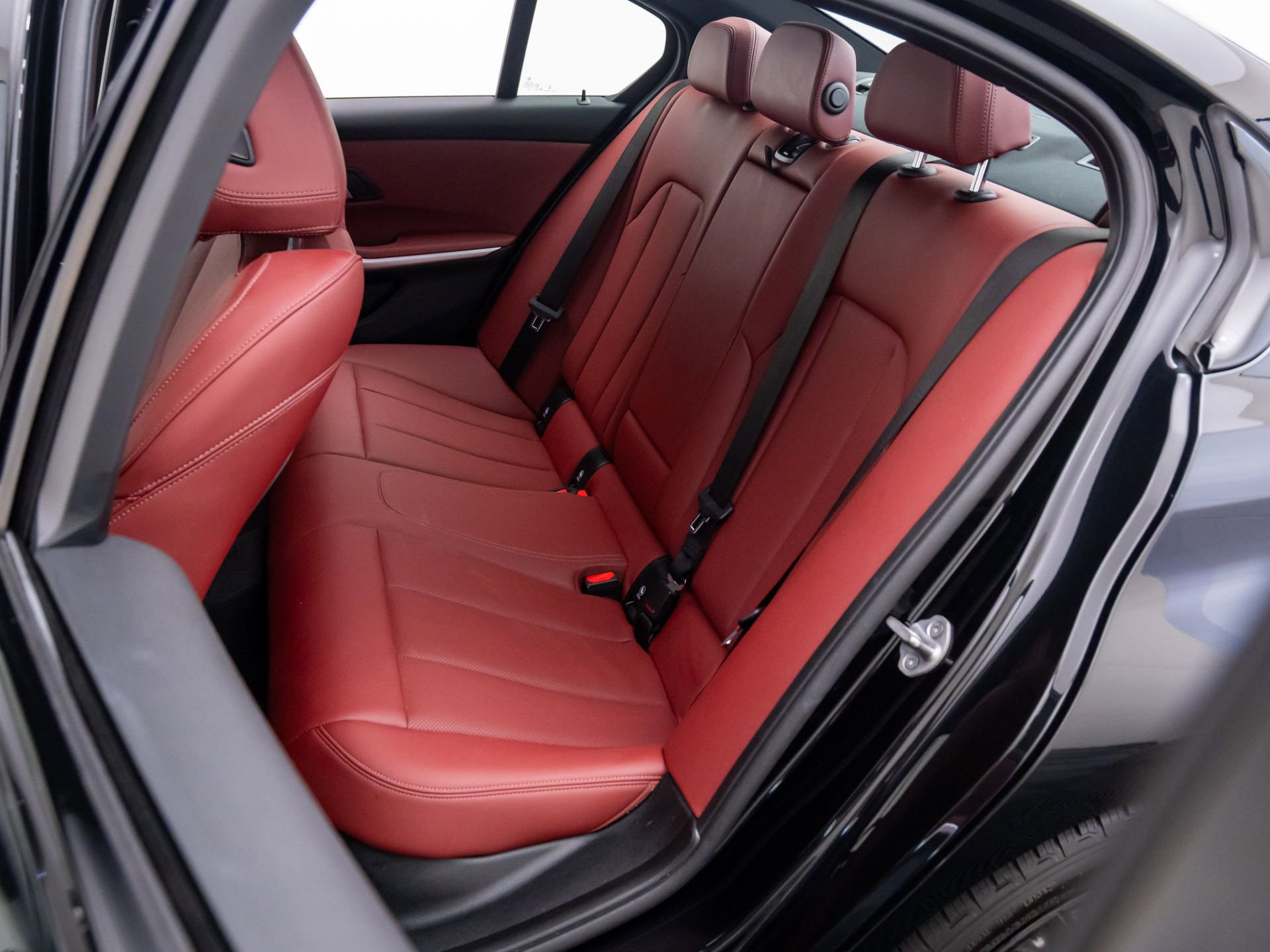 Certified 2024 BMW 330i xDrive Sedan w/ M Sport Package image 16