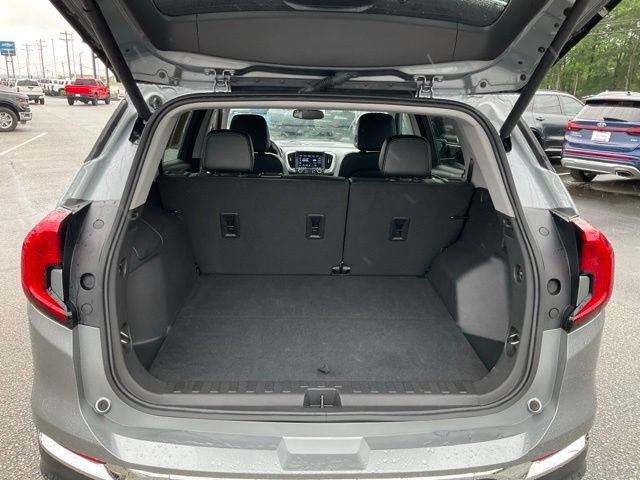 Used 2024 GMC Terrain SLT AWD/4WD image 17