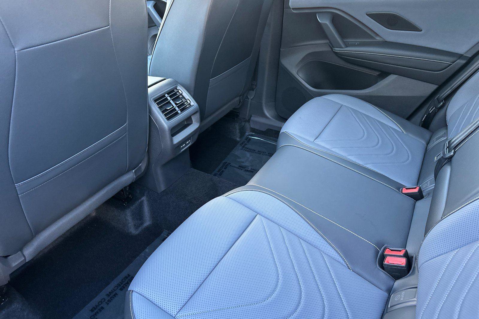 New 2026 Volkswagen Tiguan SE image 11