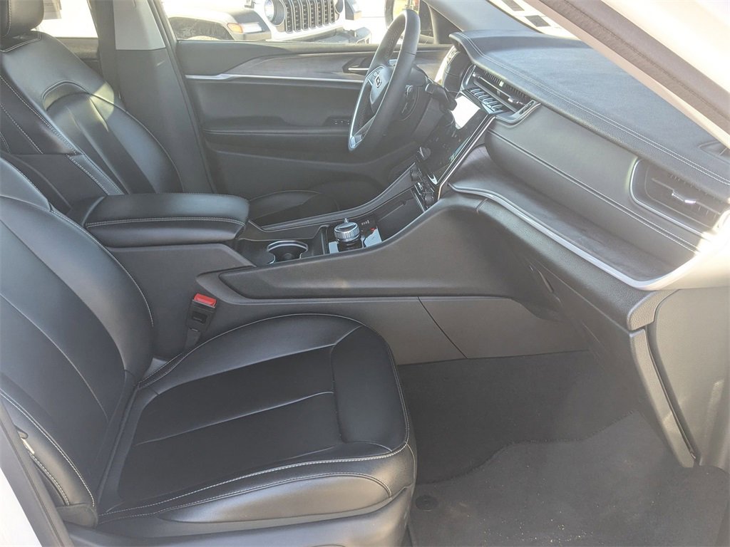 Used 2024 Jeep Grand Cherokee Limited w/ MOPAR Finishing Package image 34