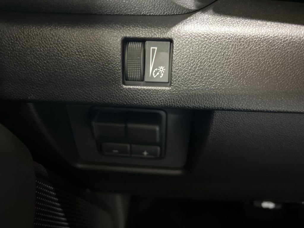 New 2026 GMC Canyon Elevation w/ Convenience Package image 18