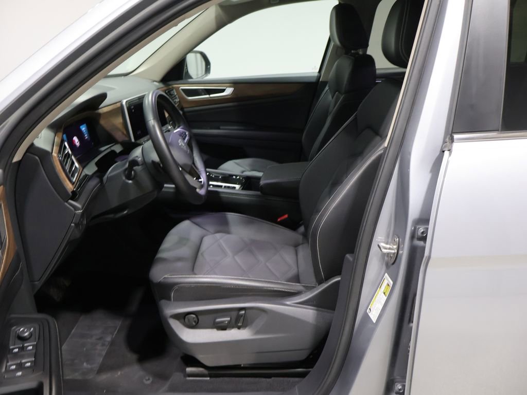 Used 2024 Volkswagen Atlas SE image 9