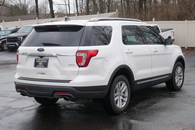 Used 2018 Ford Explorer XLT image 10