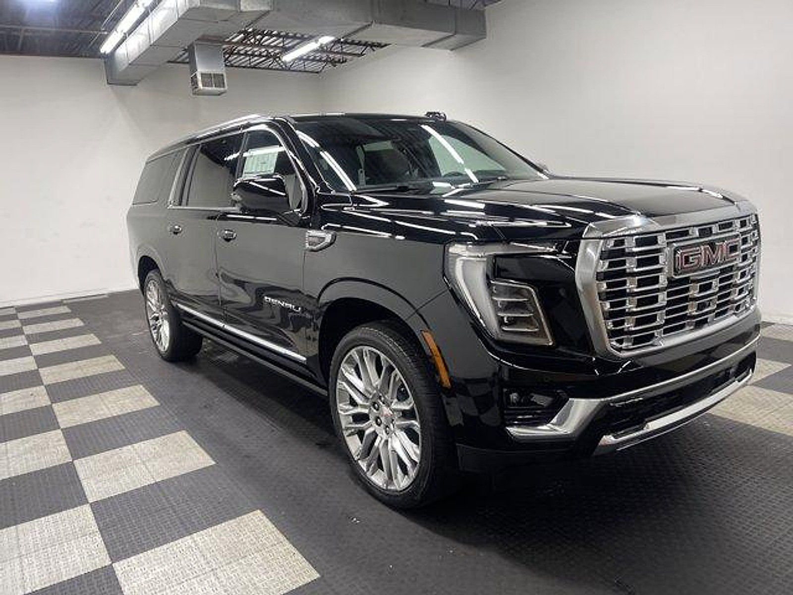 New 2026 GMC Yukon XL Denali w/ Denali Reserve Package AWD/4WD image 5