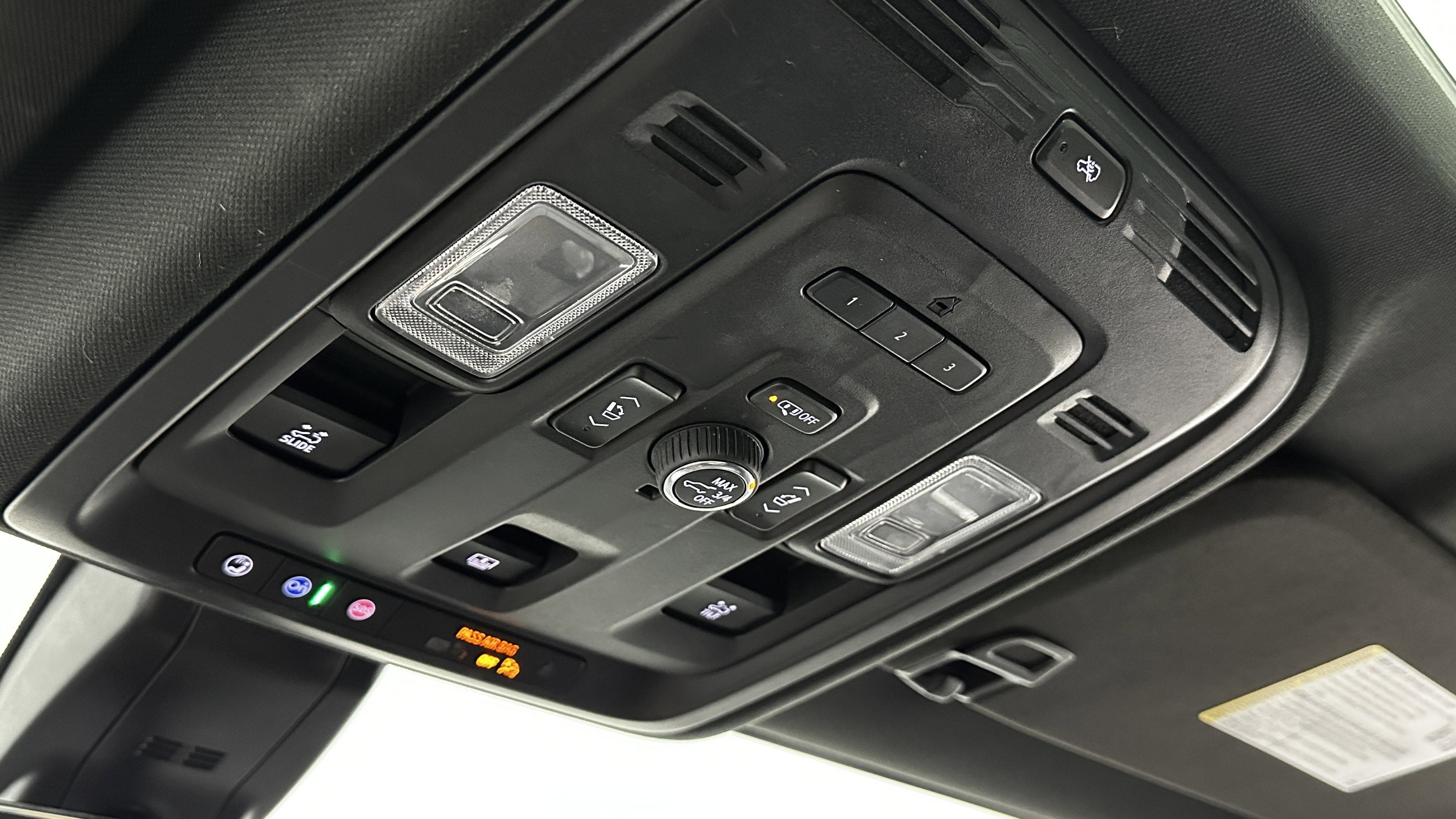 Used 2021 GMC Yukon Denali w/ Denali Premium Package image 24