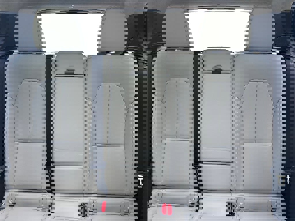 New 2025 Volvo XC40 B5 Ultra w/ Climate Package image 20