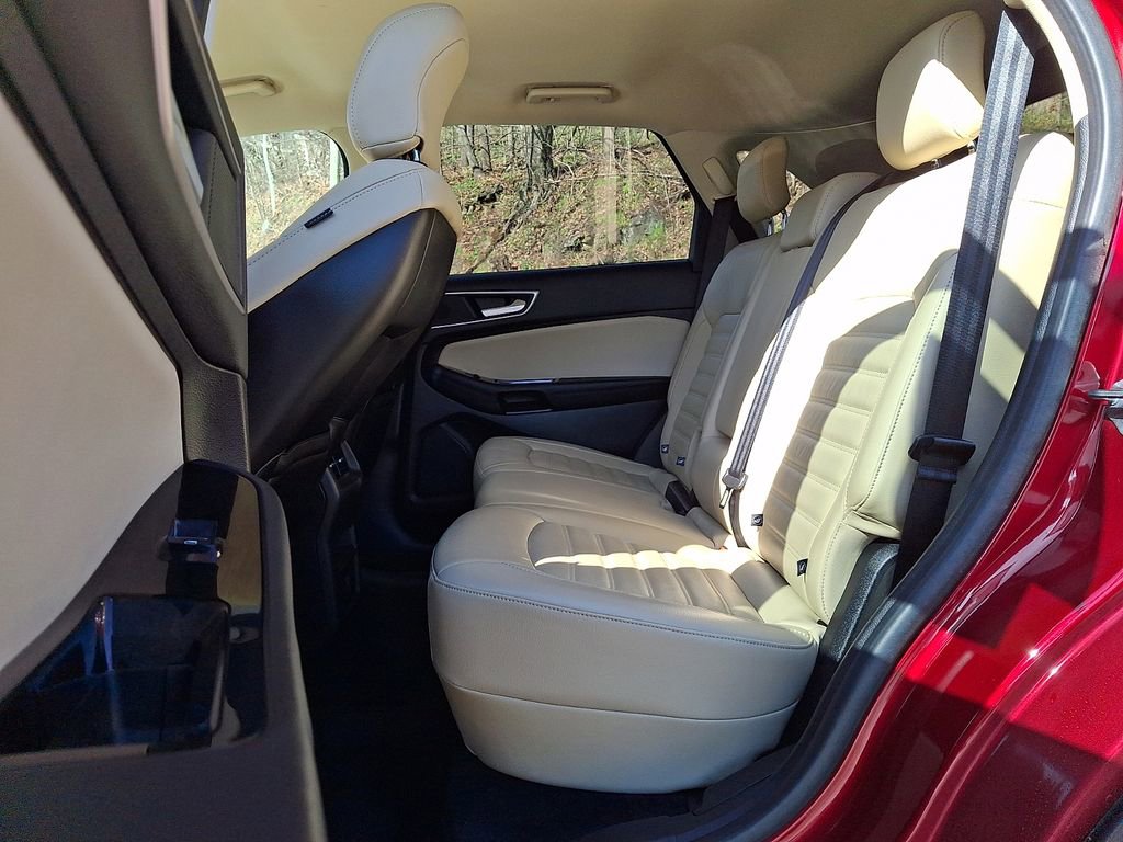 Used 2018 Ford Edge SEL w/ Equipment Group 201A image 10