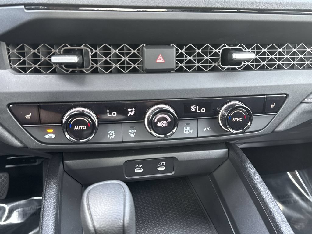 Used 2025 Honda Accord SE image 17