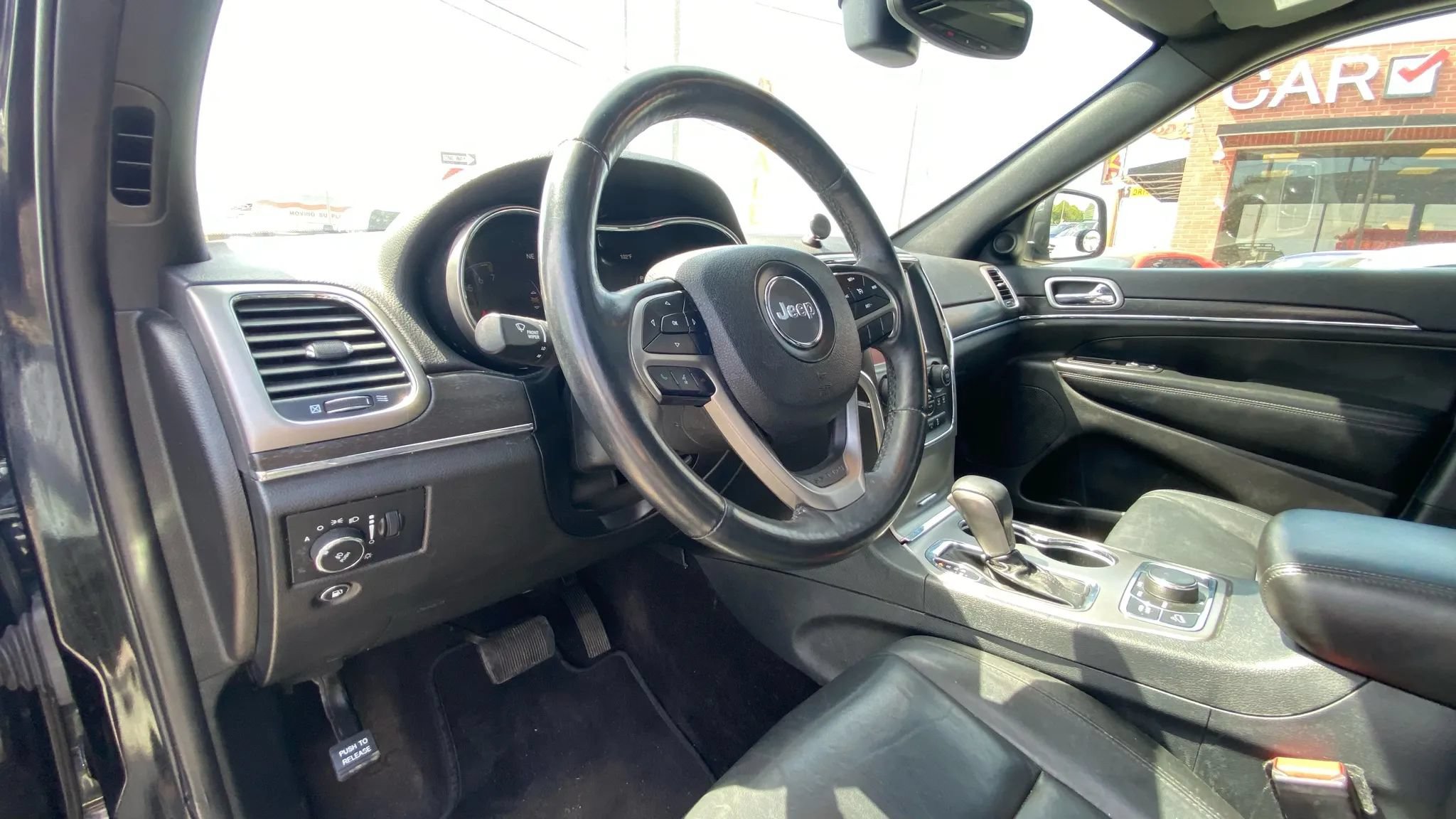 Used 2018 Jeep Grand Cherokee Limited AWD/4WD image 11