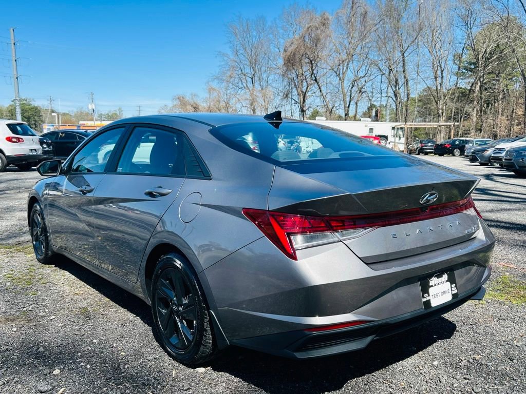 Used 2023 Hyundai Elantra Blue image 4