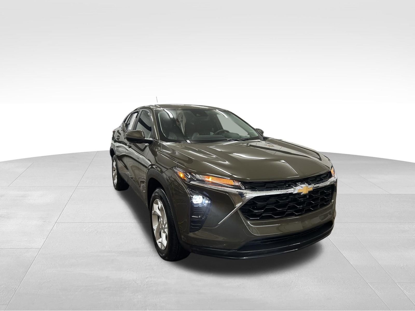 Used 2024 Chevrolet Trax LS w/ LS Convenience Package image 8