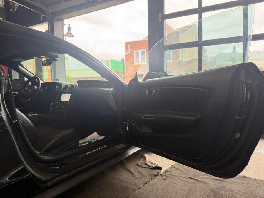 Used 2019 Ford Mustang GT Premium RWD image 9
