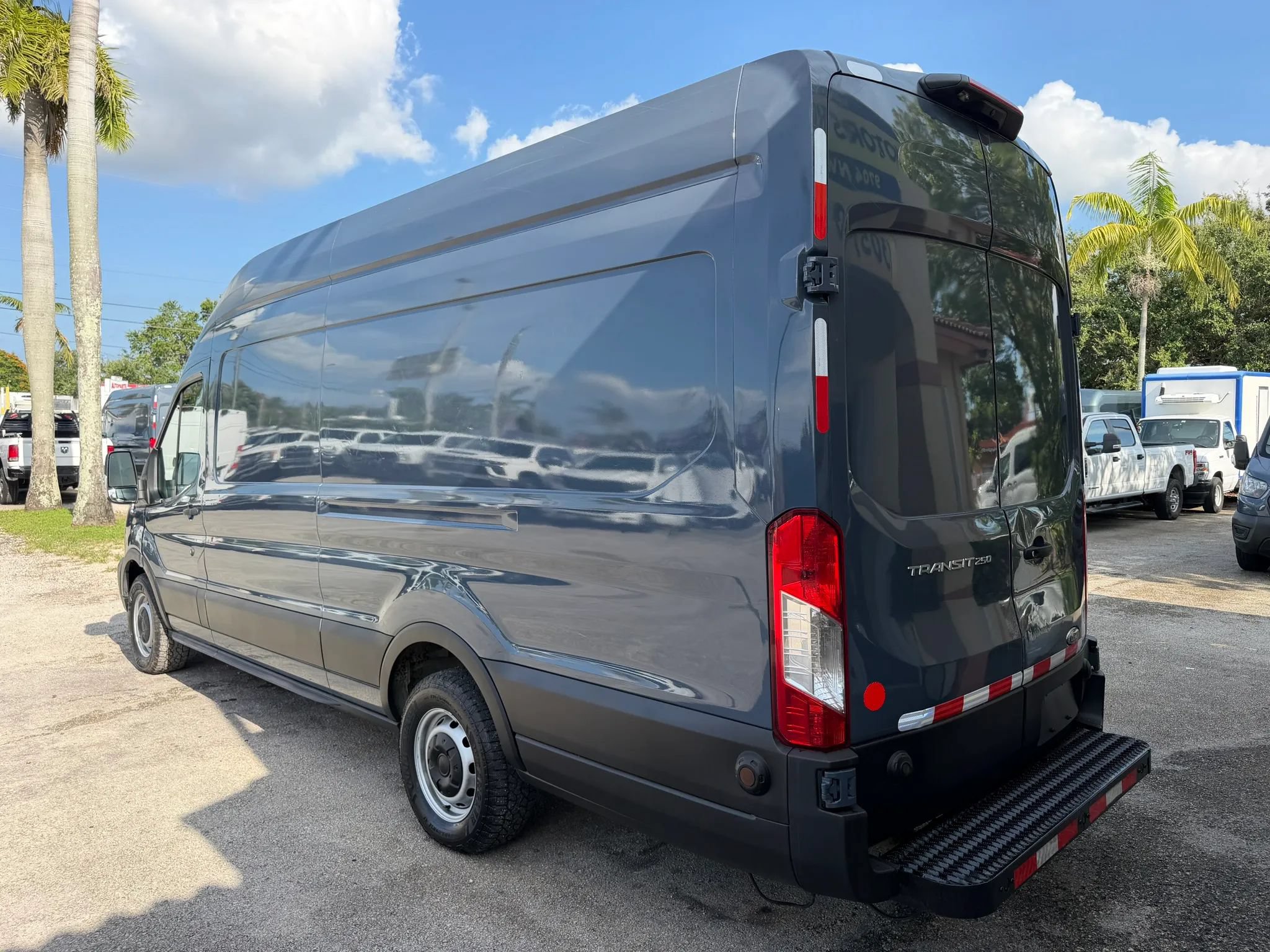 Used 2020 Ford Transit 250 148 High Roof Extended RWD image 3
