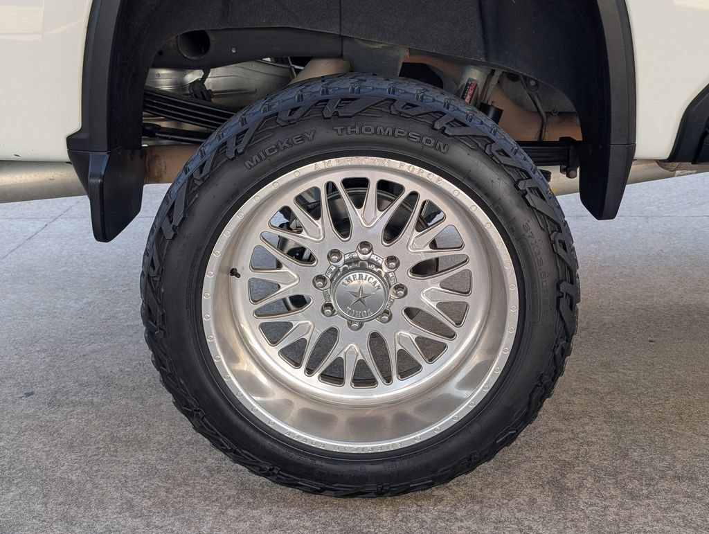 Used 2022 Chevrolet Silverado 2500 High Country w/ Technology Package AWD/4WD image 3