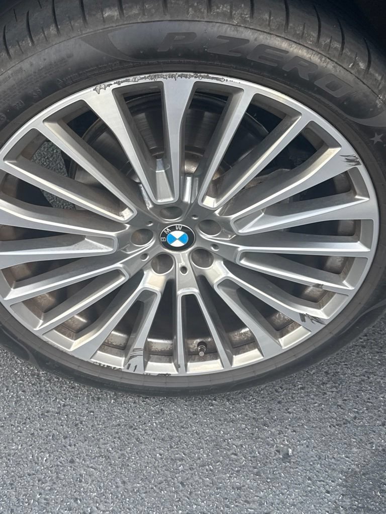 Used 2023 BMW X7 xDrive40i w/ Premium Package AWD/4WD image 13